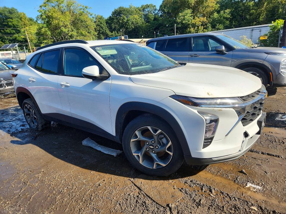 Photo 4 from auction – 2025 CHEVROLET TRAX 1LT with VIN KL77LHEP2SC080118
