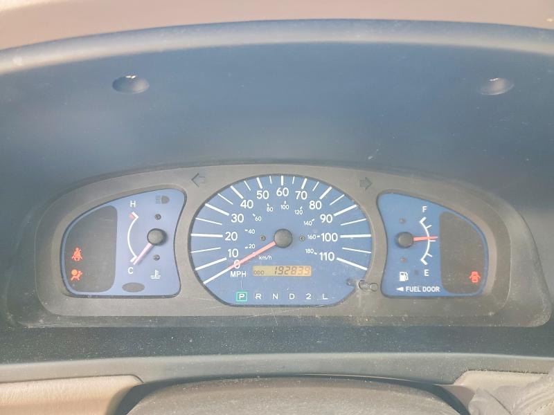 Photo 9 from auction – 2001 TOYOTA SIENNA with VIN 4T3ZF19C11U342434