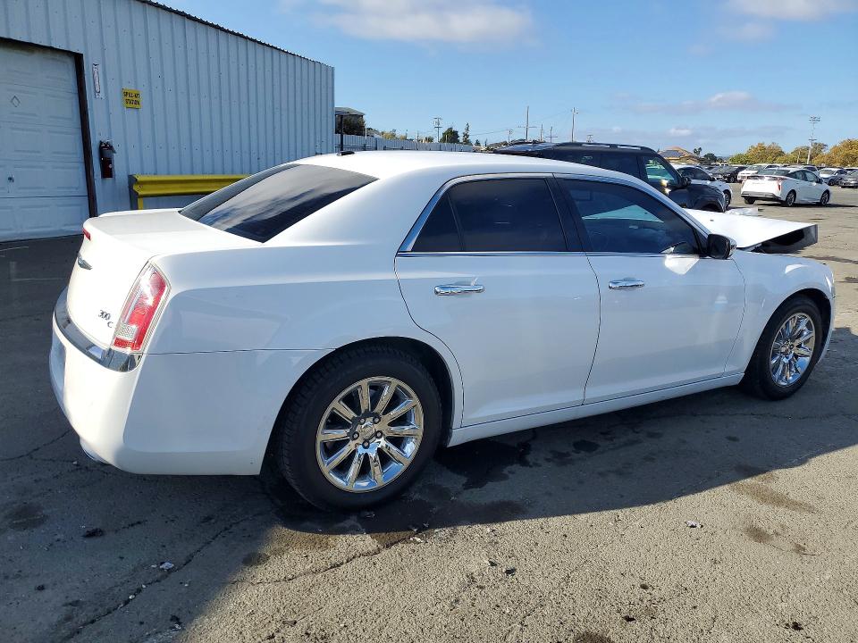 Foto 3 de la subasta – 2013 CHRYSLER 300C con VIN 2C3CCAEG4DH606598