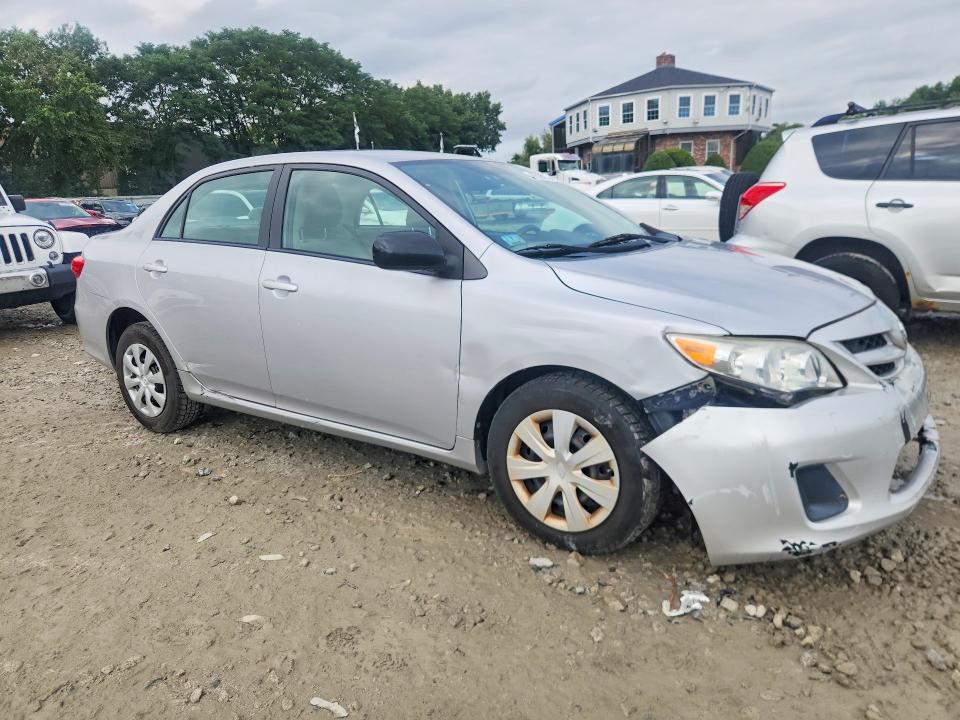 Снимка 4 от търг – 2011 TOYOTA COROLLA с VIN 2T1BU4EE9BC586229