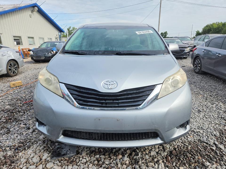 Photo 5 from auction – 2011 TOYOTA SIENNA with VIN 5TDKK3DC2BS111481