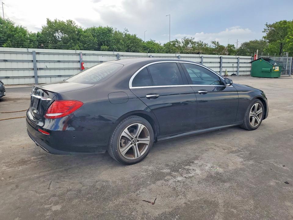 Photo 3 from auction – 2018 MERCEDES-BENZ E with VIN WDDZF4JB6JA327274
