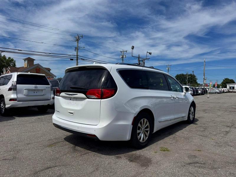 Photo 4 from auction – 2019 CHRYSLER PACIFICA with VIN 2C4RC1BG9KR554080