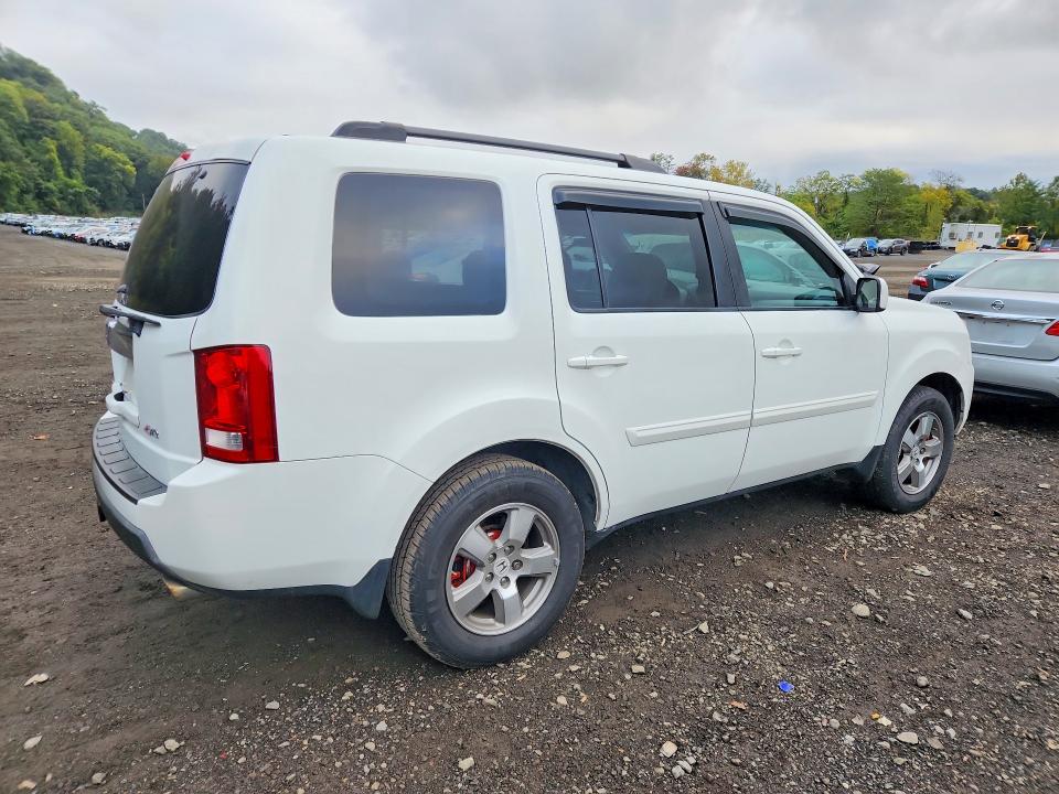 Photo 3 from auction – 2011 HONDA PILOT with VIN 5FNYF3H55BB006688