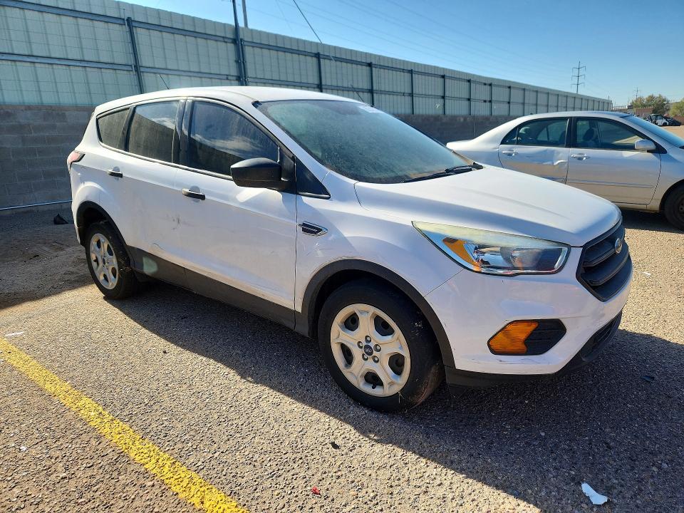 Photo 4 from auction – 2017 FORD ESCAPE with VIN 1FMCU0F77HUC13940