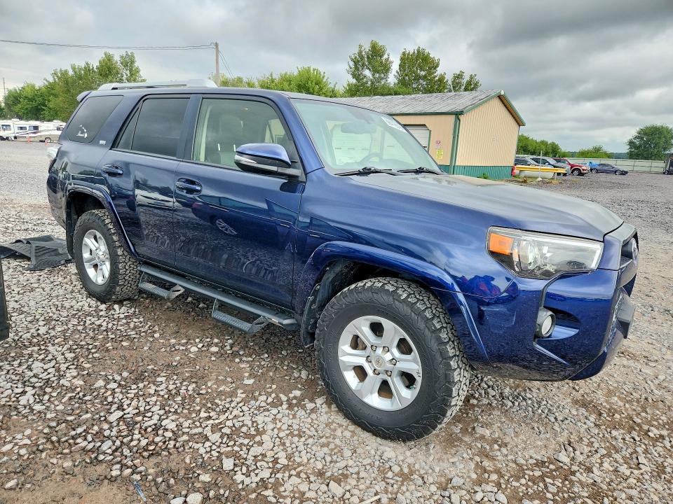 Photo 4 from auction – 2018 TOYOTA 4RUNNER with VIN JTEBU5JR7J5492825