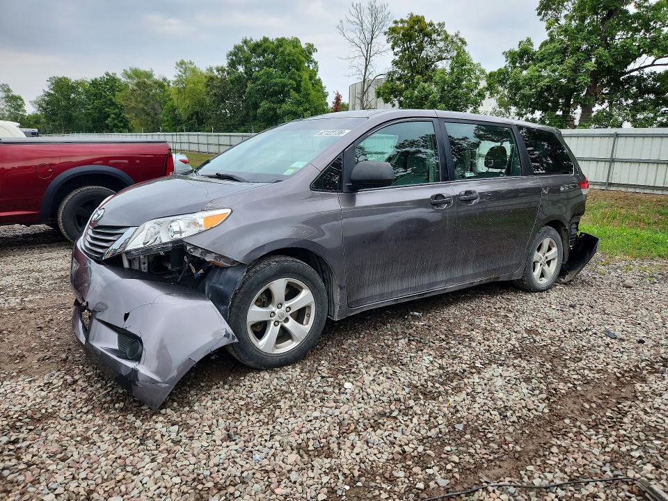 2014 TOYOTA SIENNA - Търг №67122736