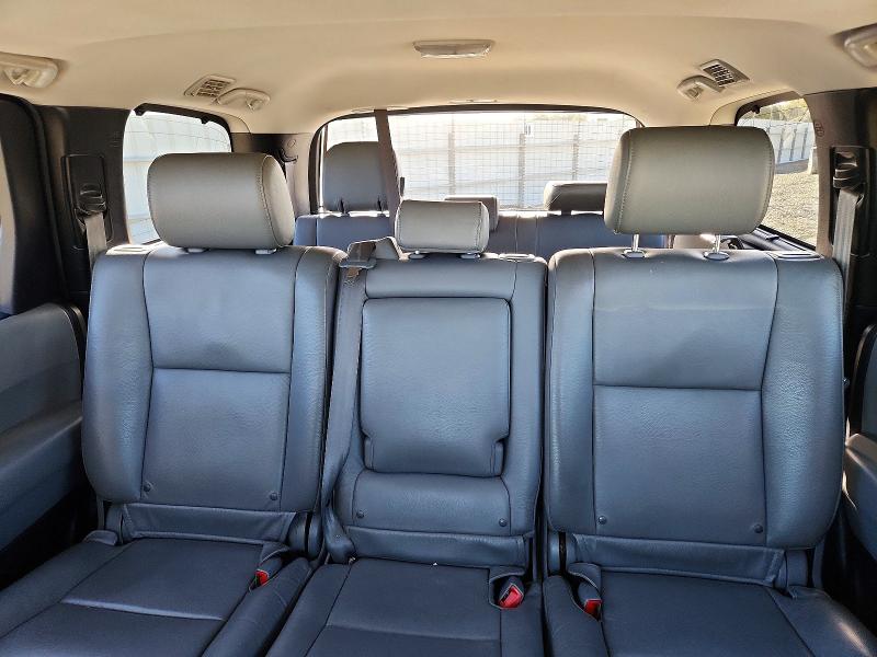 Photo 10 from auction – 2017 TOYOTA SEQUOIA with VIN 5TDJY5G13HS150170