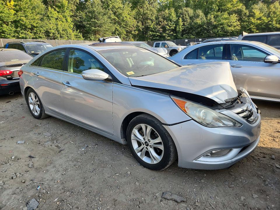Снимка 4 от търг – 2011 HYUNDAI SONATA с VIN 5NPEC4AC8BH229416