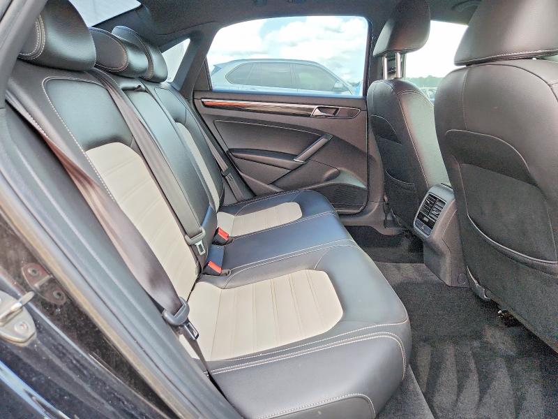 Photo 10 from auction – 2018 VOLKSWAGEN PASSAT with VIN 1VWJM7A34JC050830
