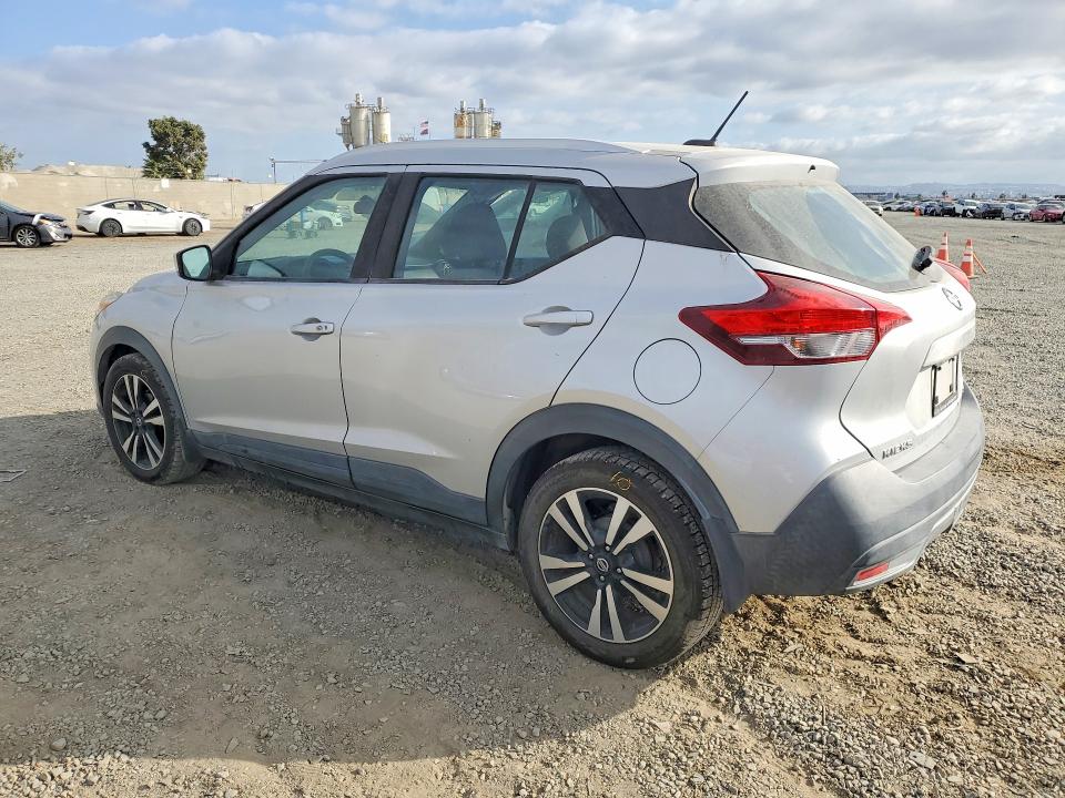 Zdjęcie 2 z aukcji – 2019 NISSAN KICKS z VIN 3N1CP5CU5KL558388