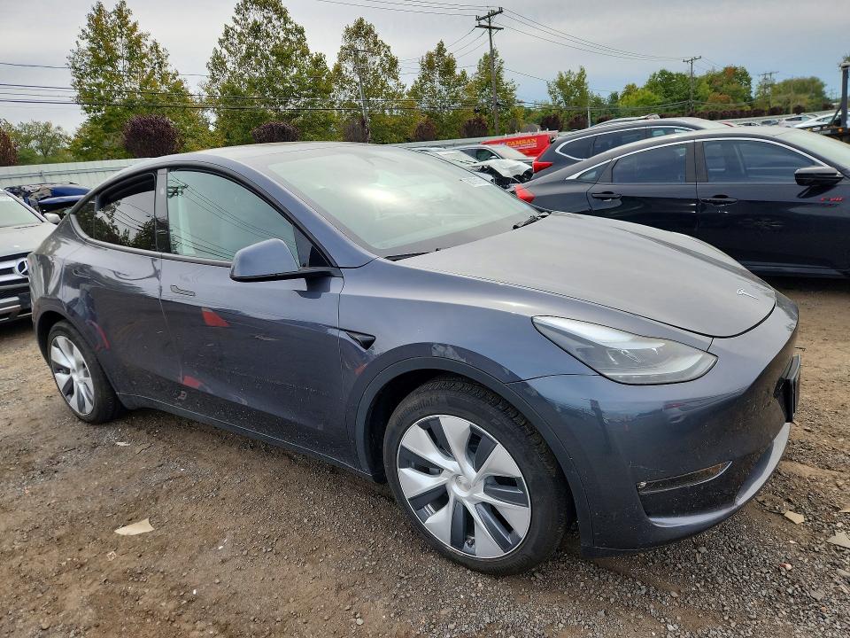 Снимка 4 от търг – 2023 TESLA MODEL Y с VIN 7SAYGDEEXPF890905