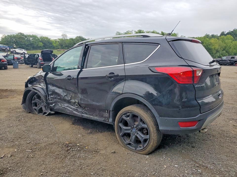 Photo 2 from auction – 2019 FORD ESCAPE with VIN 1FMCU9J9XKUA09511