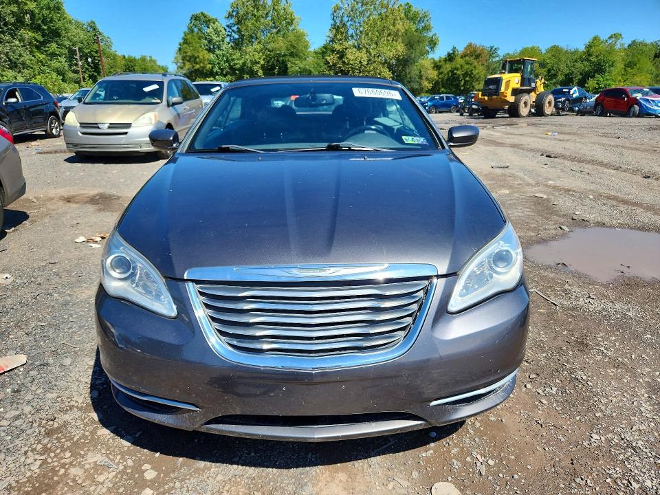 Photo 5 from auction – 2014 CHRYSLER 200 with VIN 1C3BCBEG1EN163952