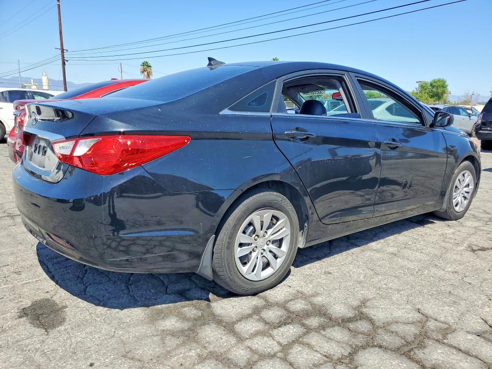 Photo 3 from auction – 2013 HYUNDAI SONATA with VIN 5NPEB4AC5DH594125