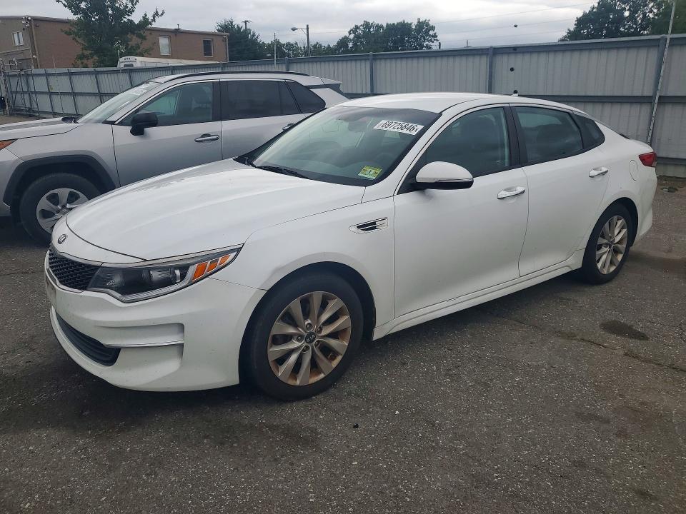 Zdjęcie 1 z aukcji – 2018 KIA OPTIMA z VIN 5XXGT4L34JG267774