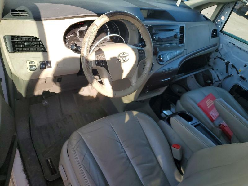 Photo 8 from auction – 2011 TOYOTA SIENNA with VIN 5TDDK3DC4BS029888