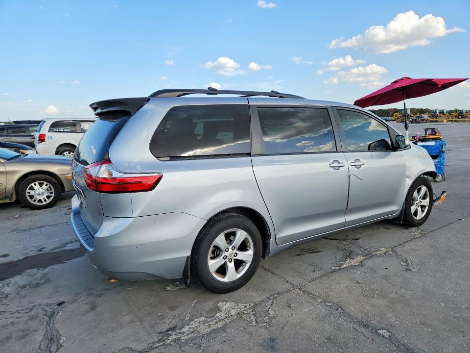 Photo 3 from auction – 2015 TOYOTA SIENNA with VIN 5TDKK3DC3FS605676