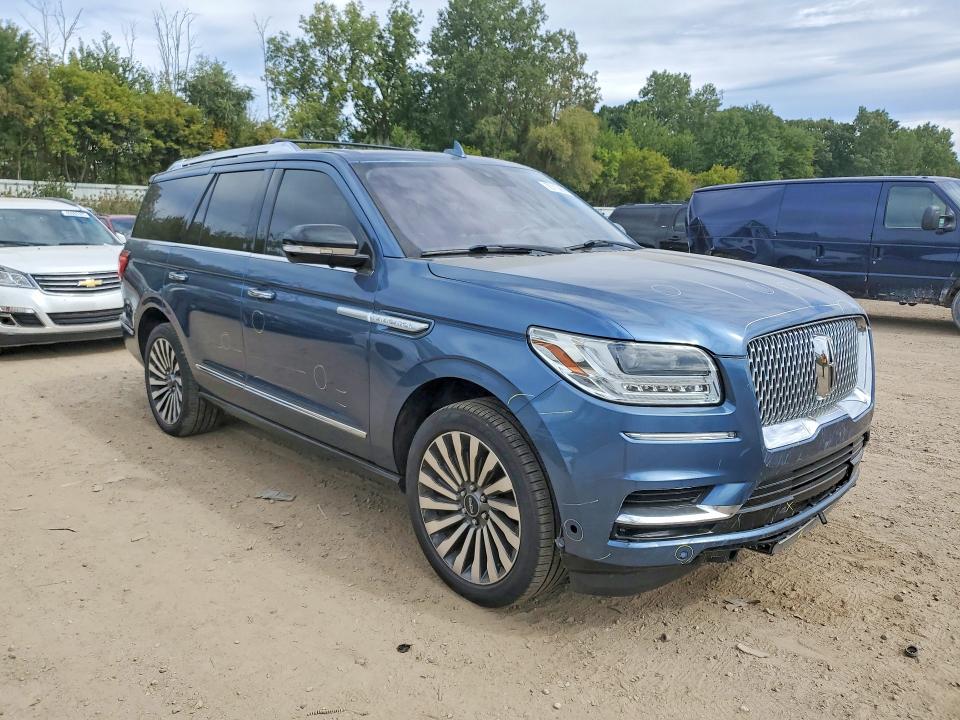 Zdjęcie 4 z aukcji – 2018 LINCOLN NAVIGATOR z VIN 5LMJJ2LT8JEL13555