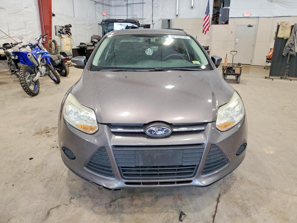 Снимка 5 от търг – 2014 FORD FOCUS с VIN 1FADP3F21EL366326
