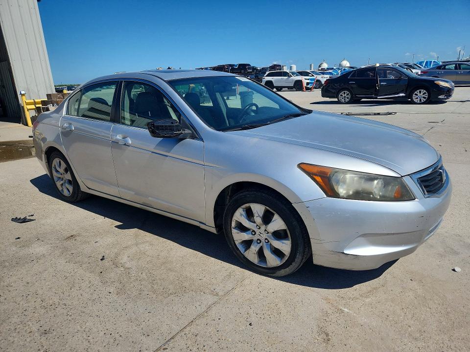 Photo 4 from auction – 2008 HONDA ACCORD with VIN JHMCP26898C044394