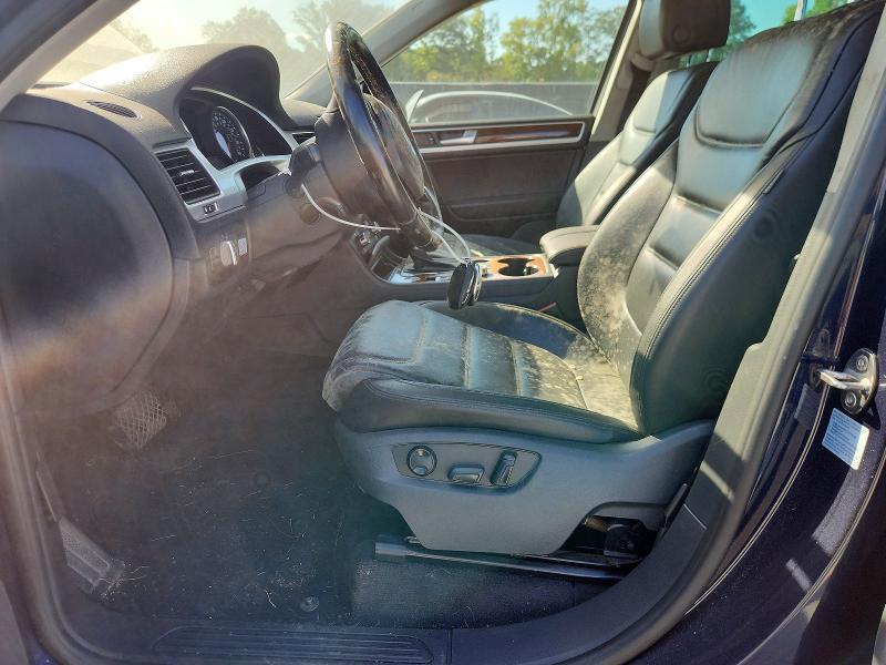 Снимка 7 от търг – 2014 VOLKSWAGEN TOUAREG с VIN WVGEP9BP1ED014940