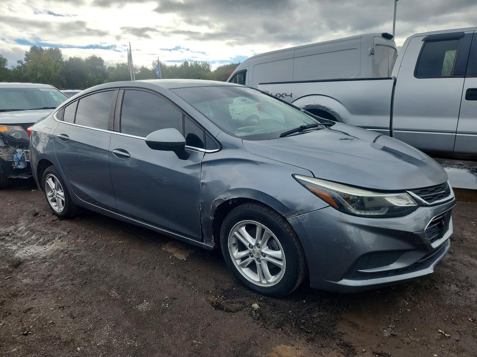 Photo 4 from auction – 2018 CHEVROLET CRUZE with VIN 1G1BE5SM1J7128370