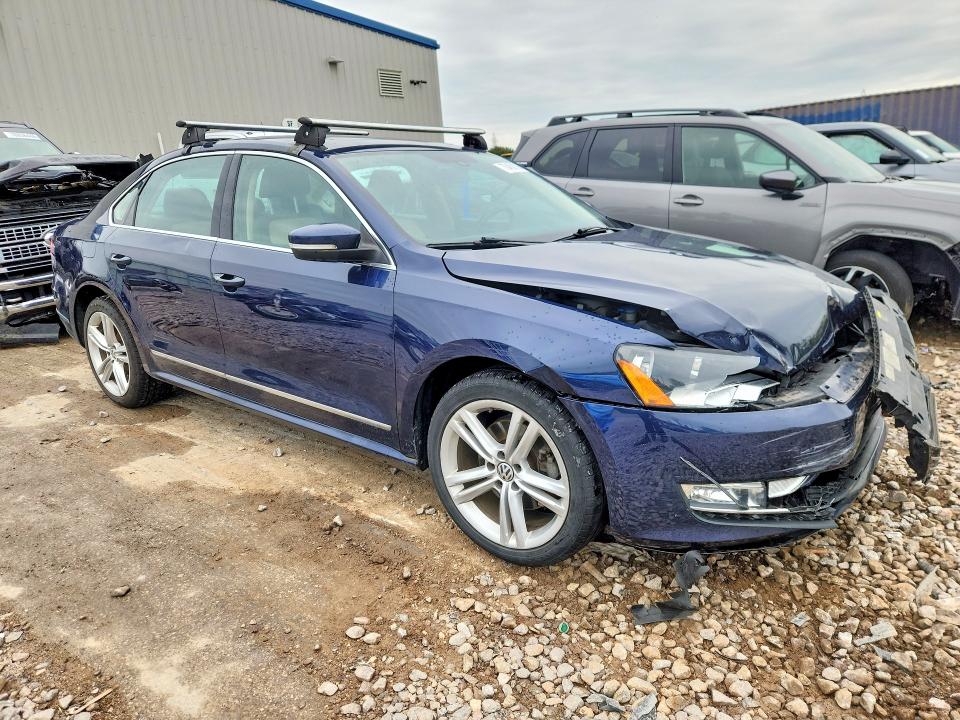 Photo 4 from auction – 2015 VOLKSWAGEN PASSAT with VIN 1VWBS7A32FC070446