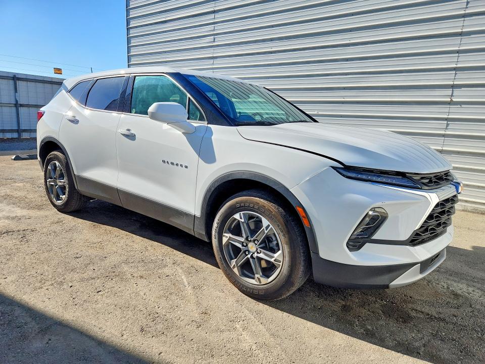 Photo 4 from auction – 2025 CHEVROLET BLAZER with VIN 3GNKBCR42SS249414