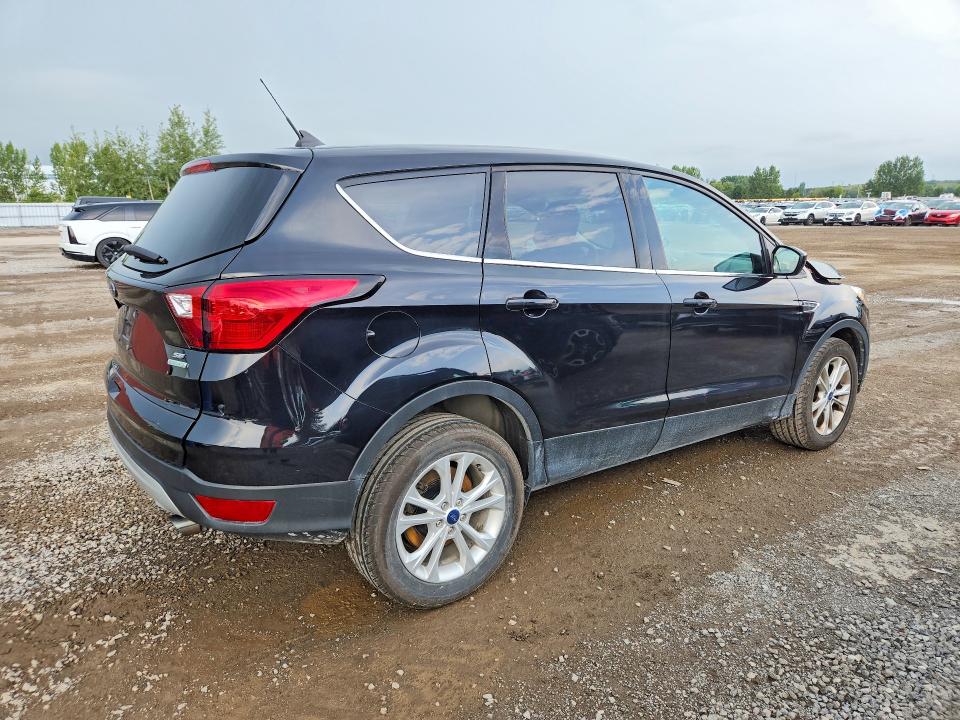 Photo 3 from auction – 2019 FORD ESCAPE with VIN 1FMCU0GD8KUB68972
