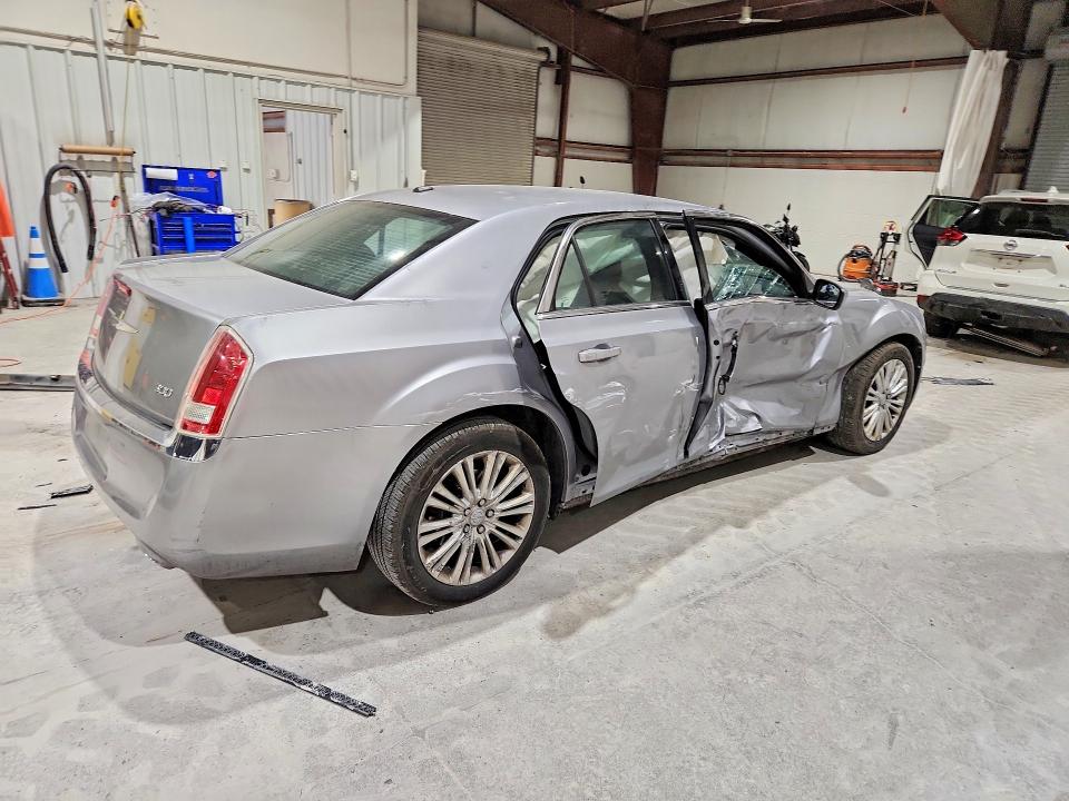 Foto 3 de la subasta – 2014 CHRYSLER 300 con VIN 2C3CCARG4EH179516