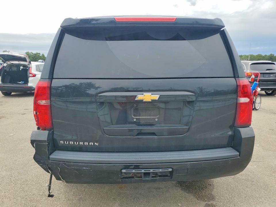 Photo 6 from auction – 2015 CHEVROLET SUBURBAN with VIN 1GNSKJKCXFR685099