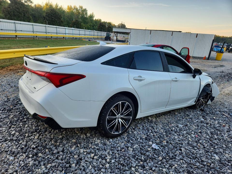 Снимка 3 от търг – 2019 TOYOTA AVALON с VIN 4T1BZ1FB3KU021316