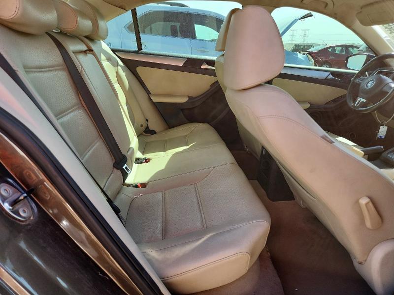 Photo 10 from auction – 2014 VOLKSWAGEN JETTA with VIN 3VWD07AJ6EM401801