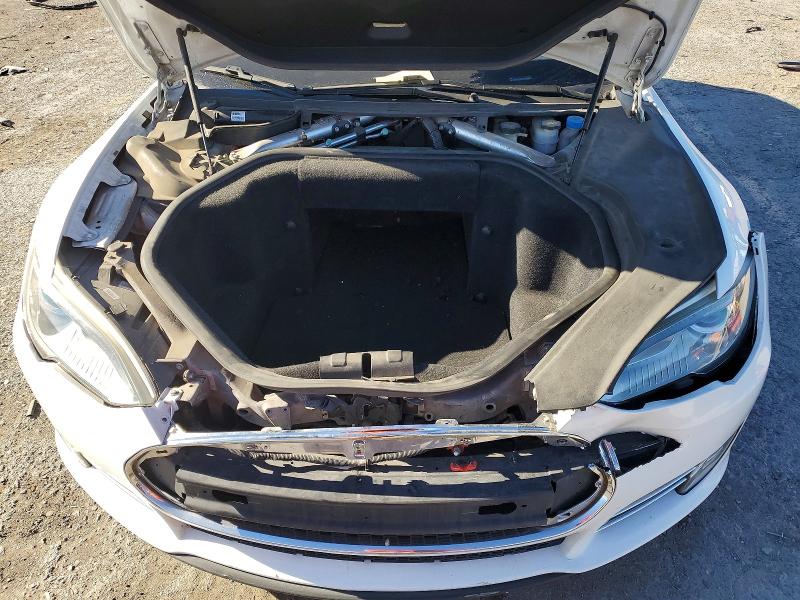 Foto 11 de la subasta – 2013 TESLA MODEL S con VIN 5YJSA1CN3DFP04123