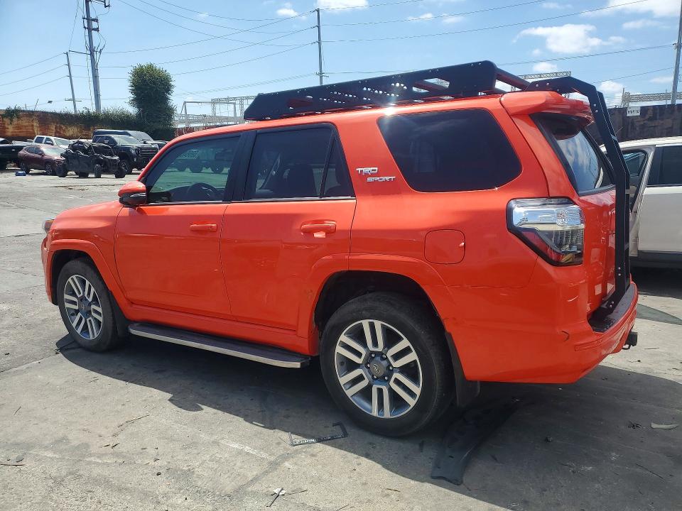 Photo 2 from auction – 2024 TOYOTA 4RUNNER with VIN JTEAU5JR8R5305325