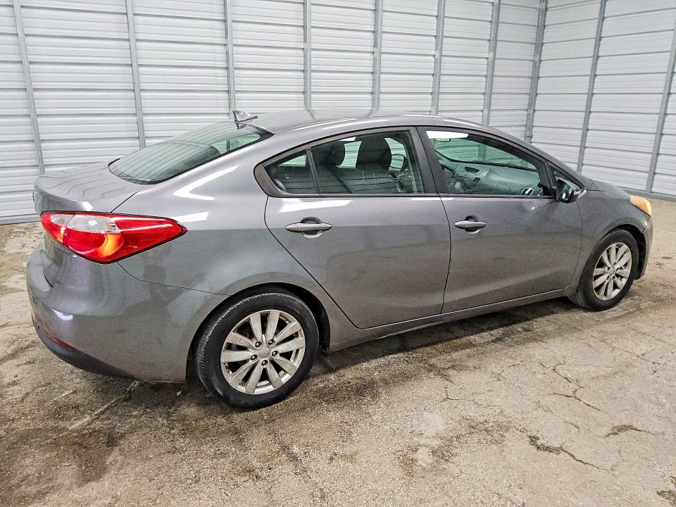 Foto 3 de la subasta – 2016 KIA FORTE con VIN KNAFX4A60G5581316