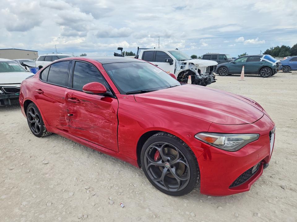 Photo 4 from auction – 2018 ALFA ROMEO GIULIA with VIN ZARFAEEN1J7570287