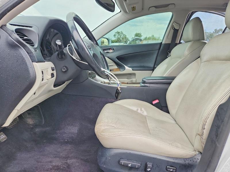 Photo 7 from auction – 2010 LEXUS IS with VIN JTHCF5C25A5041720