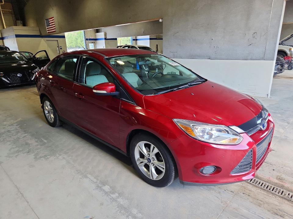 Photo 4 from auction – 2014 FORD FOCUS with VIN 1FADP3F23EL388831