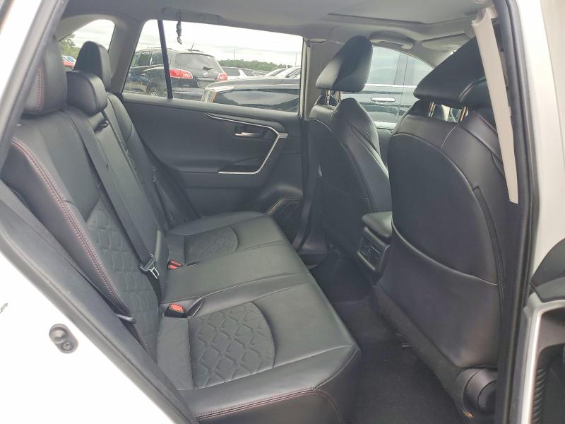 Снимка 10 от търг – 2021 TOYOTA RAV4 с VIN 2T3S1RFV2MW215801