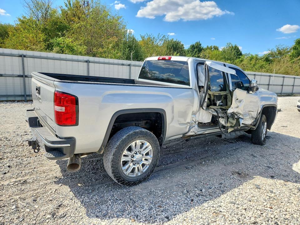 Photo 3 from auction – 2019 GMC SIERRA with VIN 1GT12REY5KF272058