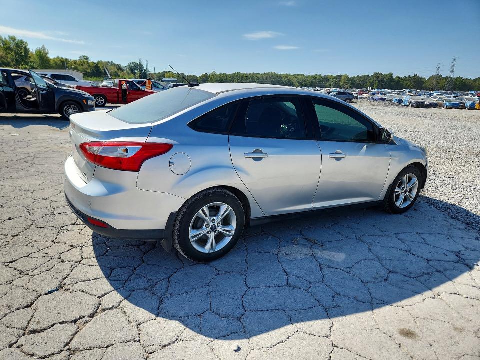 Photo 3 from auction – 2013 FORD FOCUS with VIN 1FADP3F28DL375314