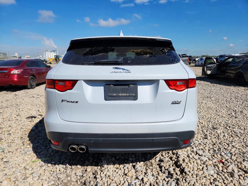 Photo 6 from auction – 2017 JAGUAR F-PACE with VIN SADCL2BN0HA096280