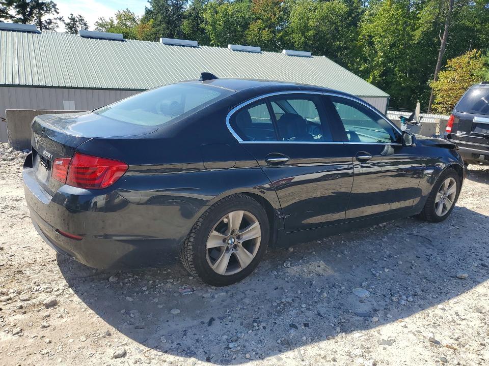 Photo 3 from auction – 2012 BMW 528 XI with VIN WBAXH5C54CDW03152