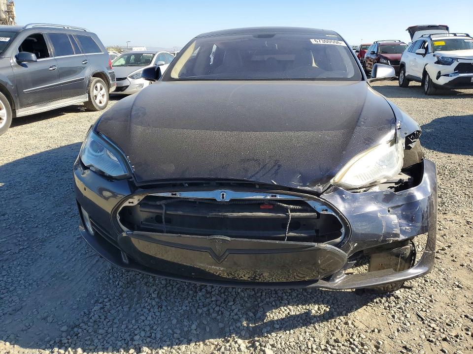 Photo 5 from auction – 2014 TESLA MODEL S with VIN 5YJSA1H1XEFP29396