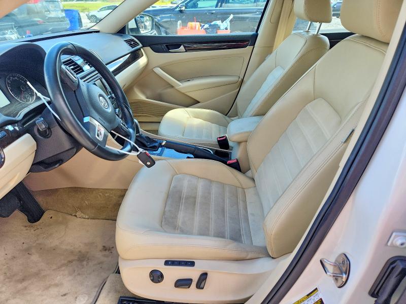 Снимка 7 от търг – 2015 VOLKSWAGEN PASSAT с VIN 1VWCS7A38FC080127