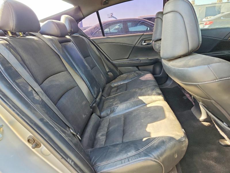 Снимка 10 от търг – 2017 HONDA ACCORD с VIN 1HGCR2F5XHA095479