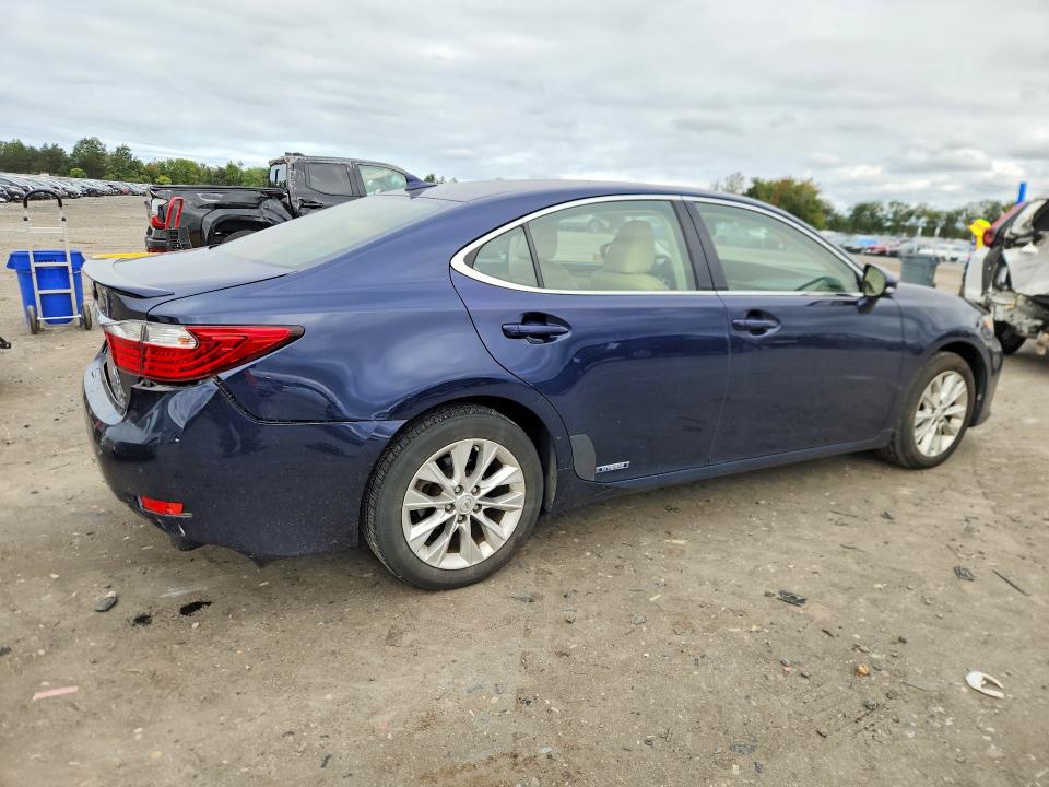 Zdjęcie 3 z aukcji – 2013 LEXUS ES z VIN JTHBW1GG0D2004221
