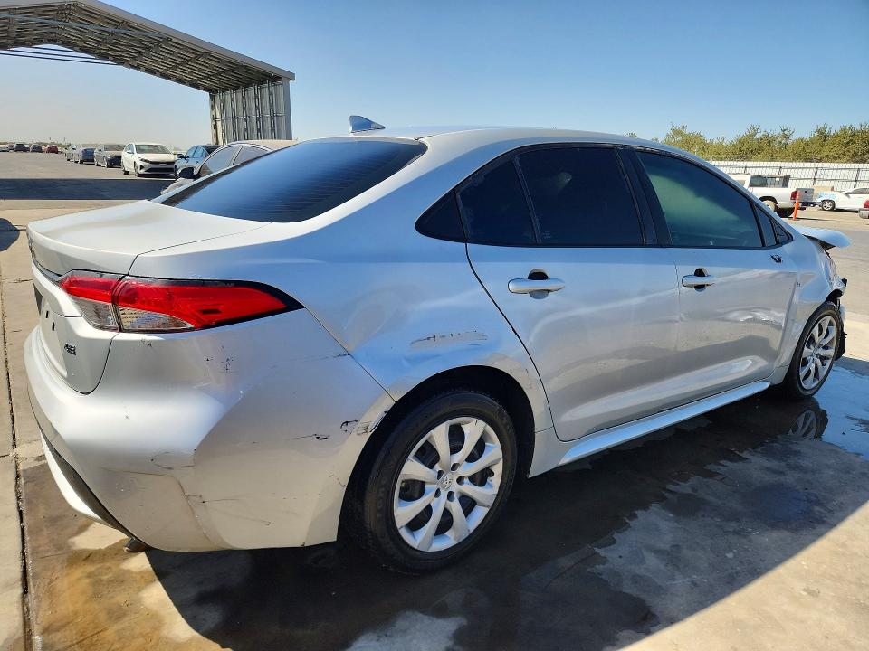 Photo 3 from auction – 2022 TOYOTA COROLLA with VIN 5YFEPMAE9NP326363